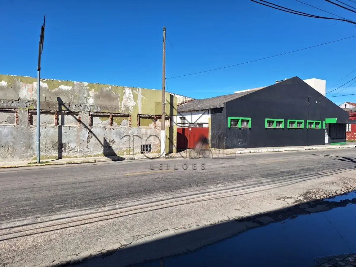 LOTE 002 - Imóvel situado na Rua Manduca Rodrigues 752