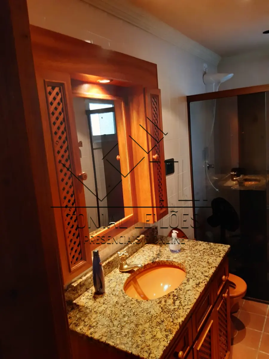 LOTE 000 - Direitos e Ações sobre apto 403, Dom Pedro II, 912.