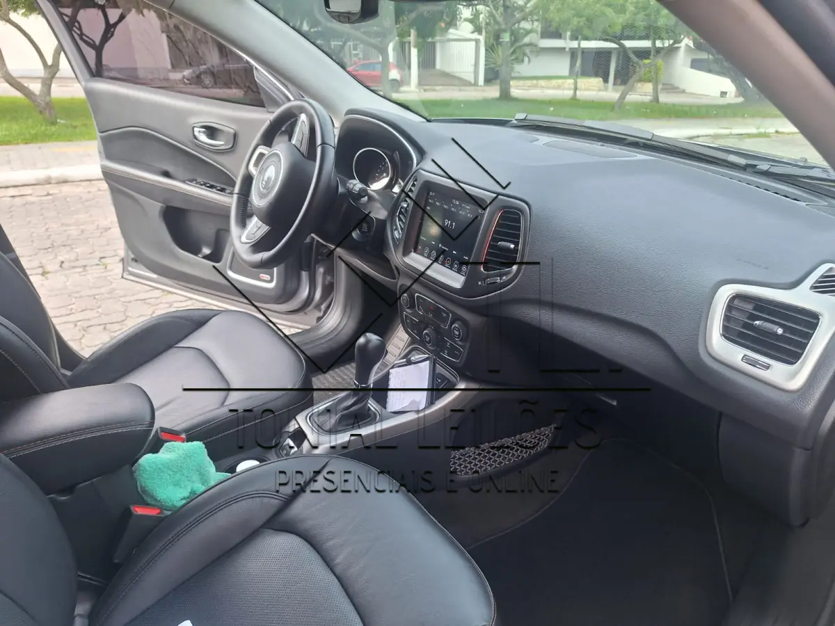 LOTE 003 - JEEP COMPASS LONGITUDE F