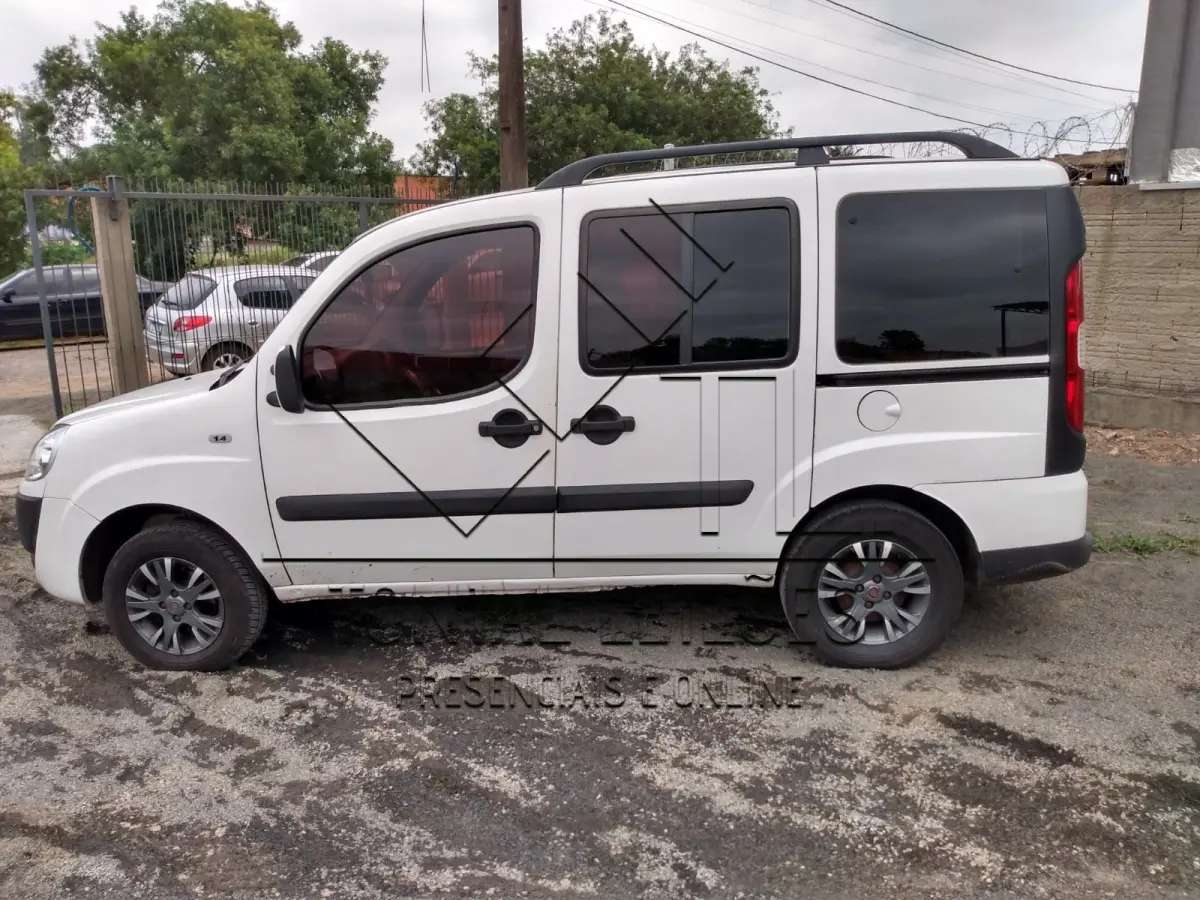 LOTE 010 - FIAT DOBLO ATTRACTIVE 1.4