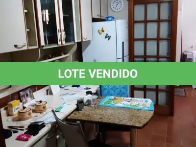 LOTE 000 - Direitos e Ações sobre apto 403, Dom Pedro II, 912.