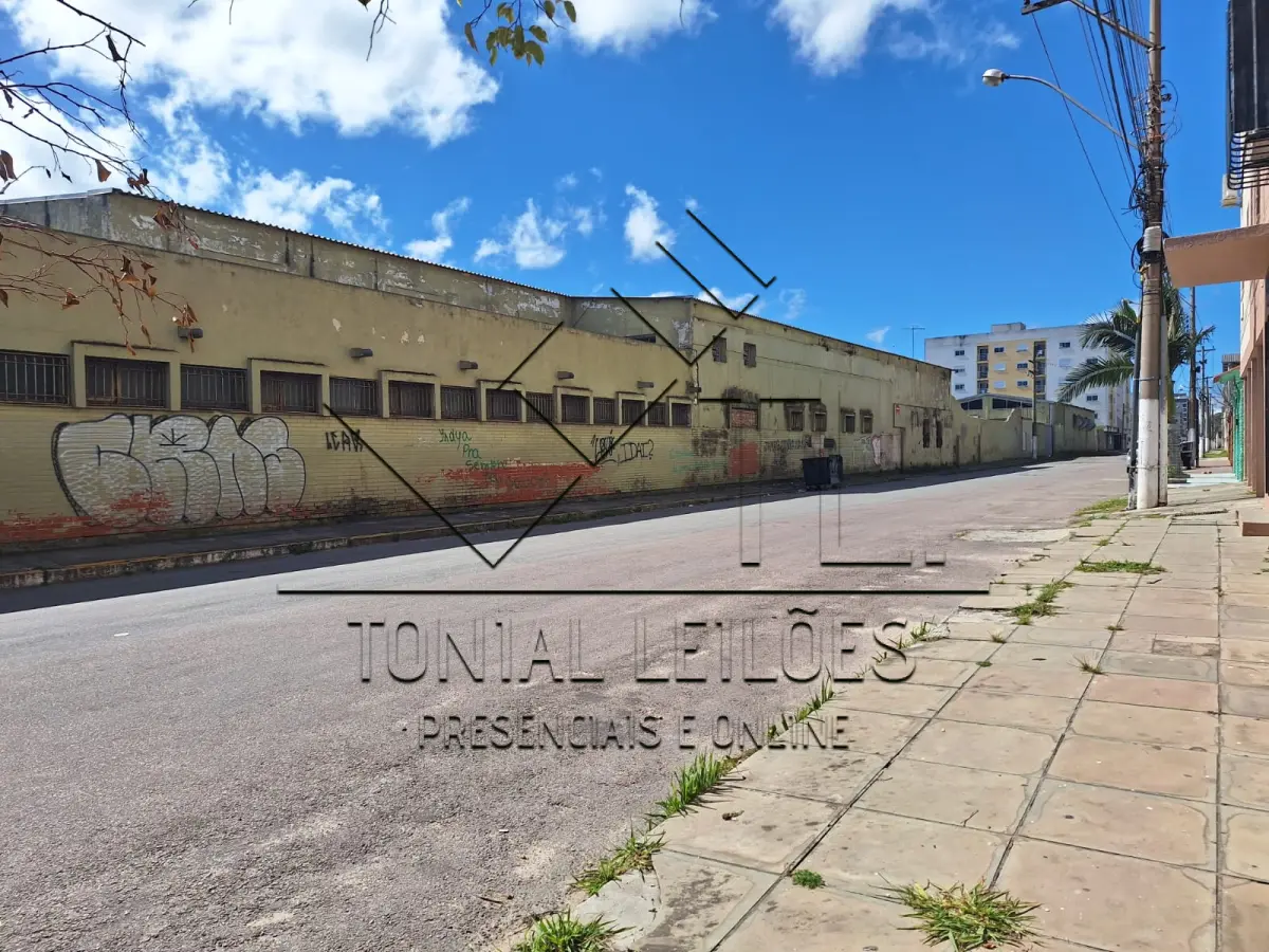 LOTE 001 - Imóvel situado Rua Três de Maio nº 1246