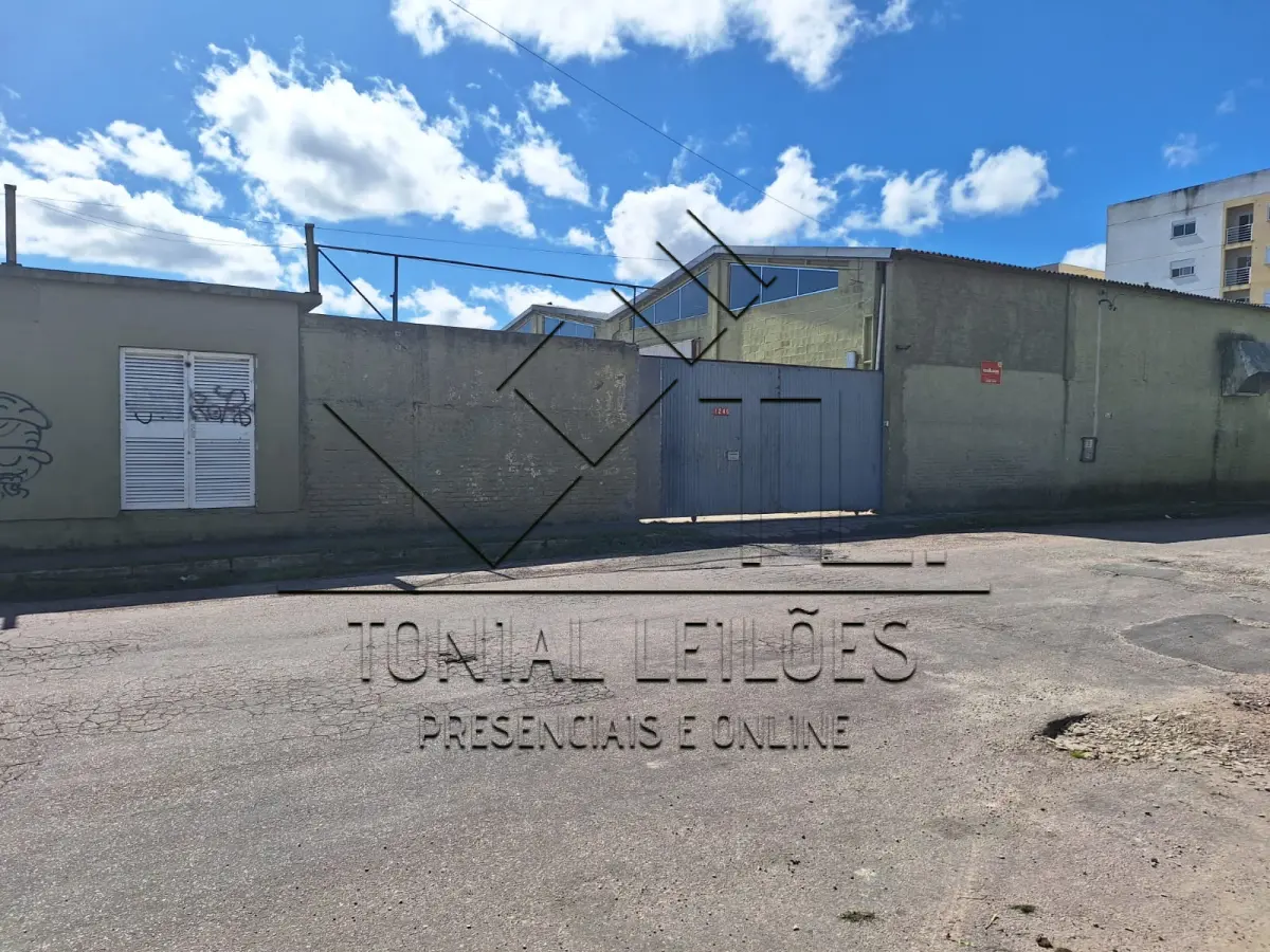 LOTE 001 - Imóvel situado Rua Três de Maio nº 1246