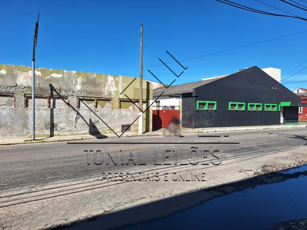 LOTE 002 - Imóvel situado na Rua Manduca Rodrigues 752