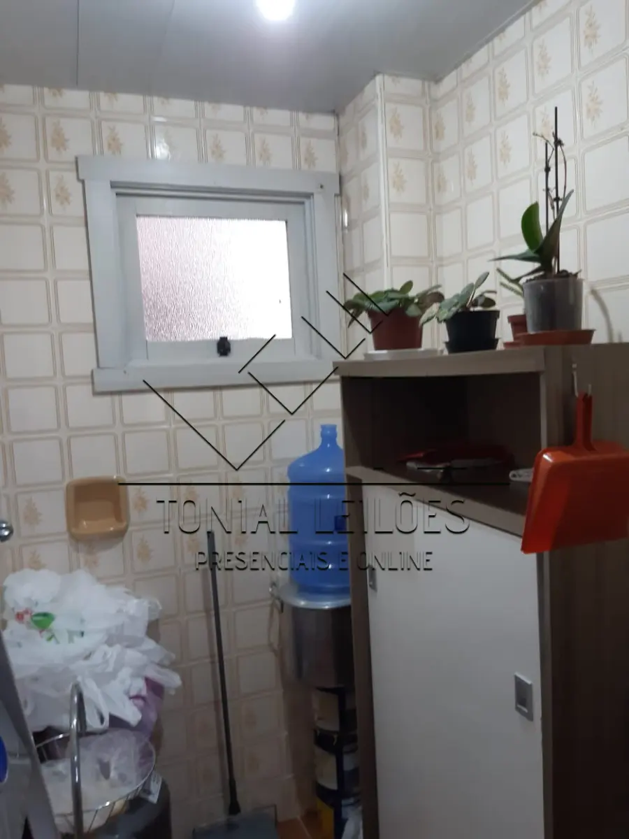 LOTE 000 - Direitos e Ações sobre apto 403, Dom Pedro II, 912.