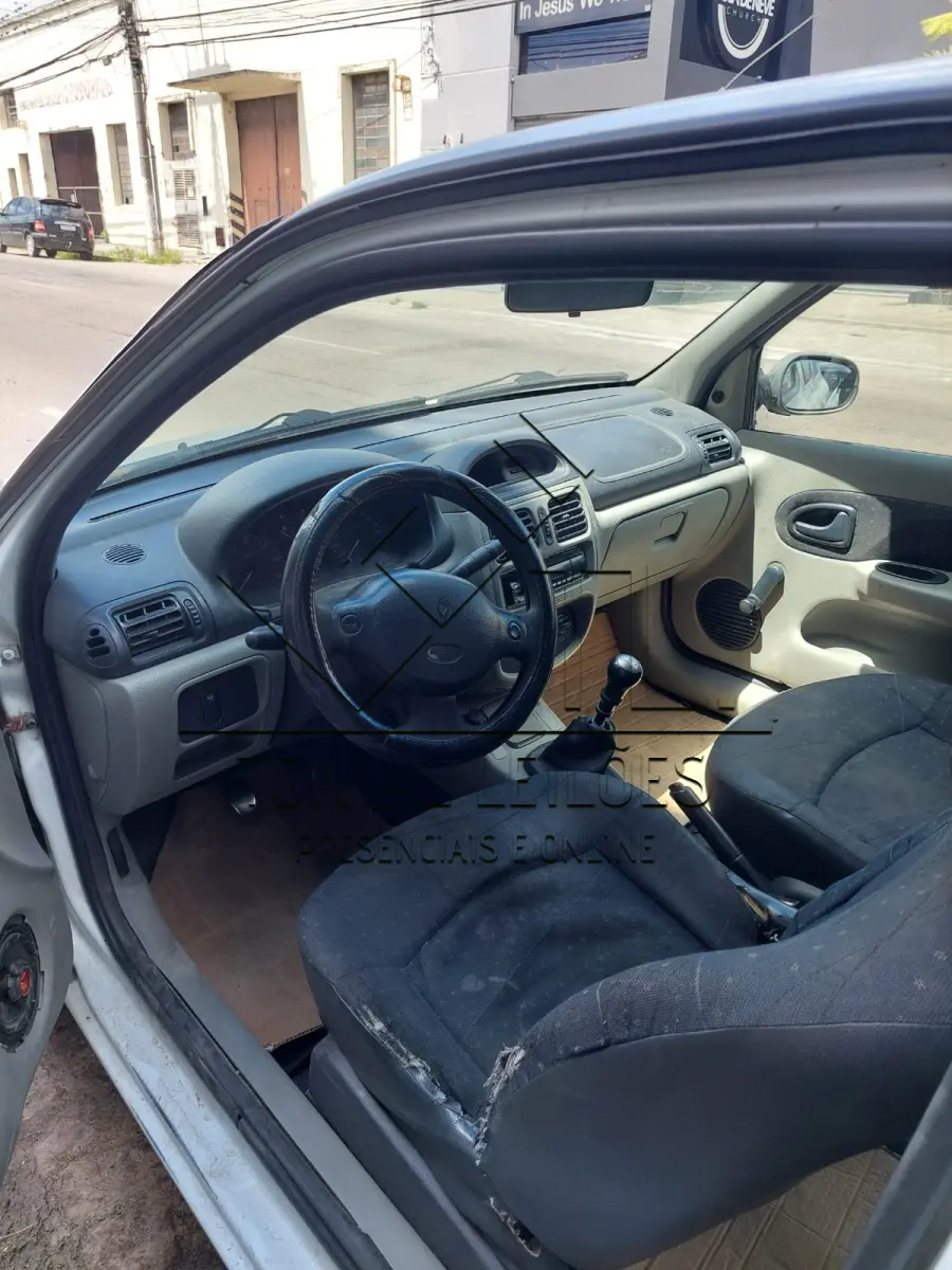 LOTE 001 - RENAULT CLIO