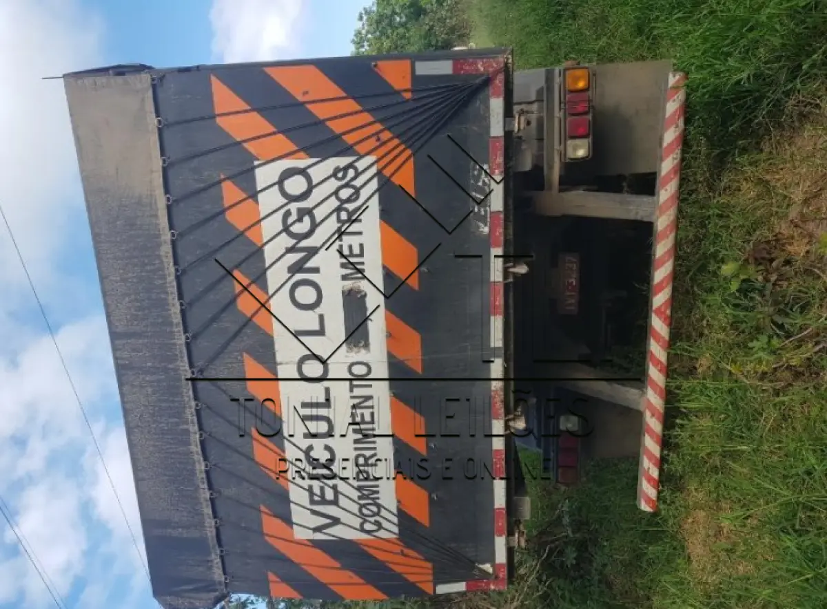 LOTE 003 - SEMI - REBOQUE