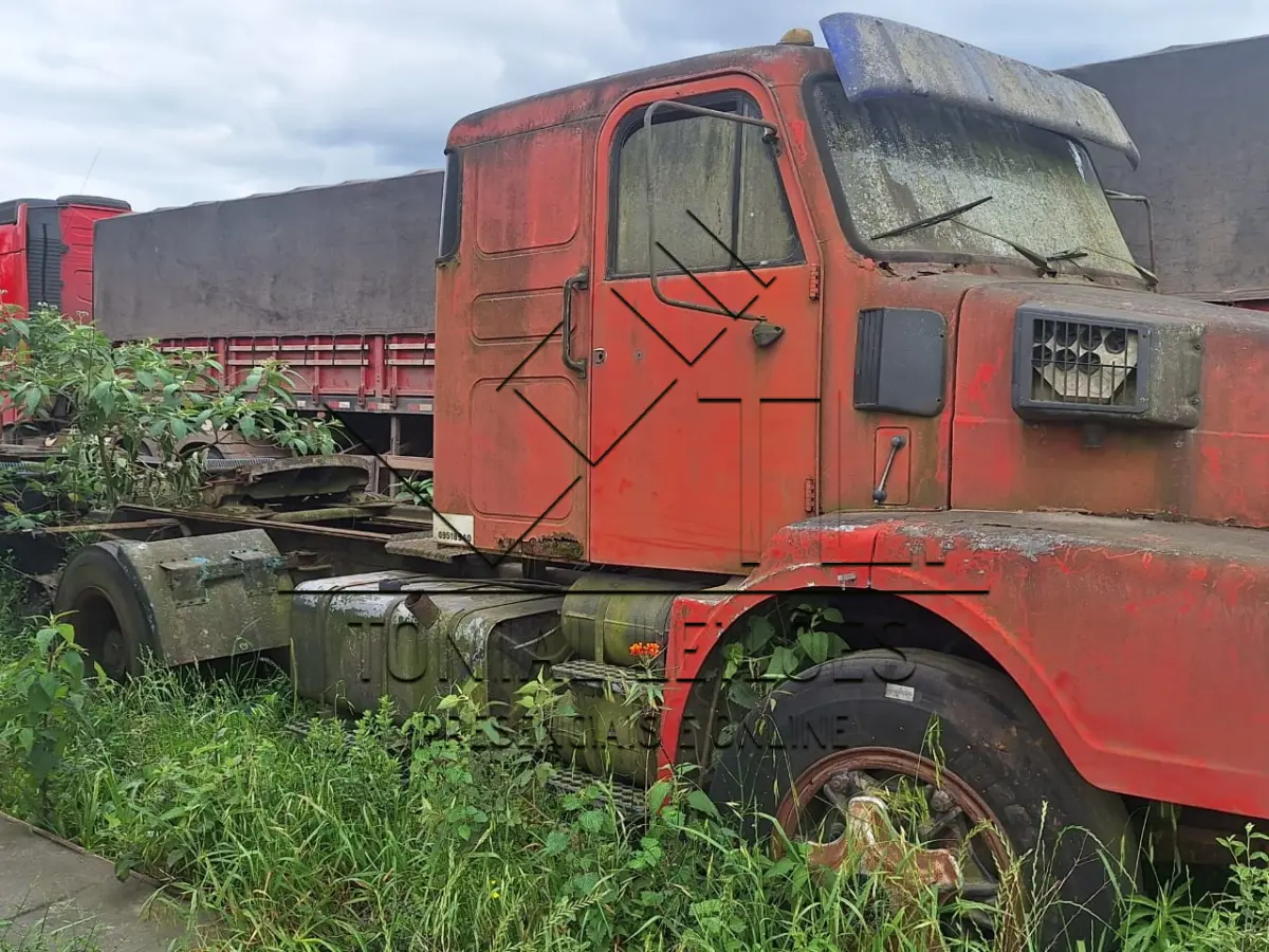 LOTE 000 - Caminhão Trator Volvo/N10 Turbo II
