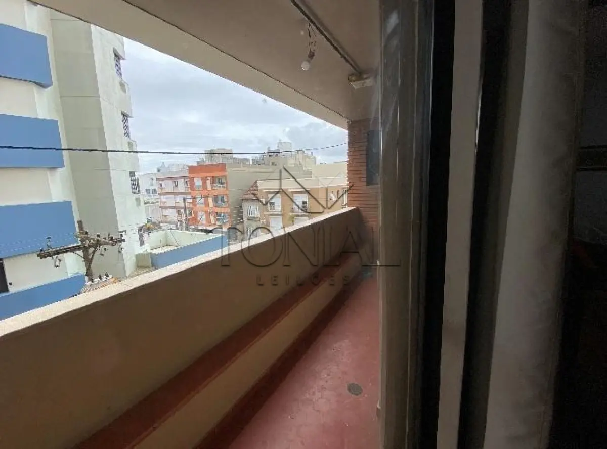 LOTE 000 - APARTAMENTO 22, ED. URUGUAIANA, RUA SENADOR MENDONÇA Nº 35 - PELOTAS - RS