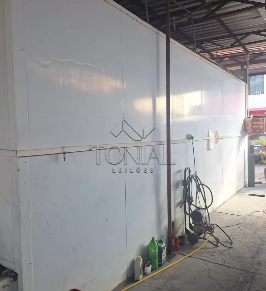 LOTE 001 - Cabine de pintura  automotiva fechada