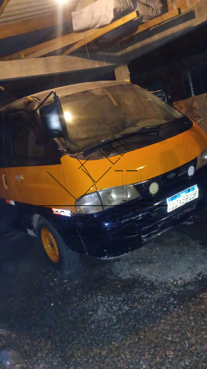 LOTE 000 - I/KIA BESTA 12P GS