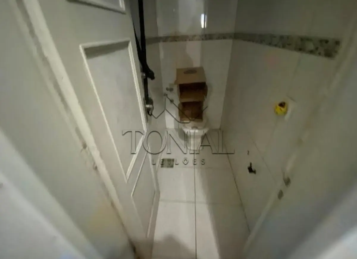LOTE 000 - APARTAMENTO 22, ED. URUGUAIANA, RUA SENADOR MENDONÇA Nº 35 - PELOTAS - RS