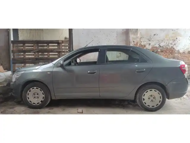 CAMINHÃO M BENZ L1113 E COBALT 1.4 LT