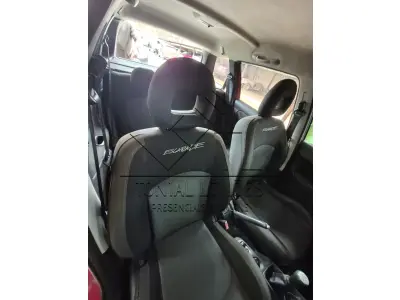 LOTE 000 - PEUGEOT 207 ESCAPADE